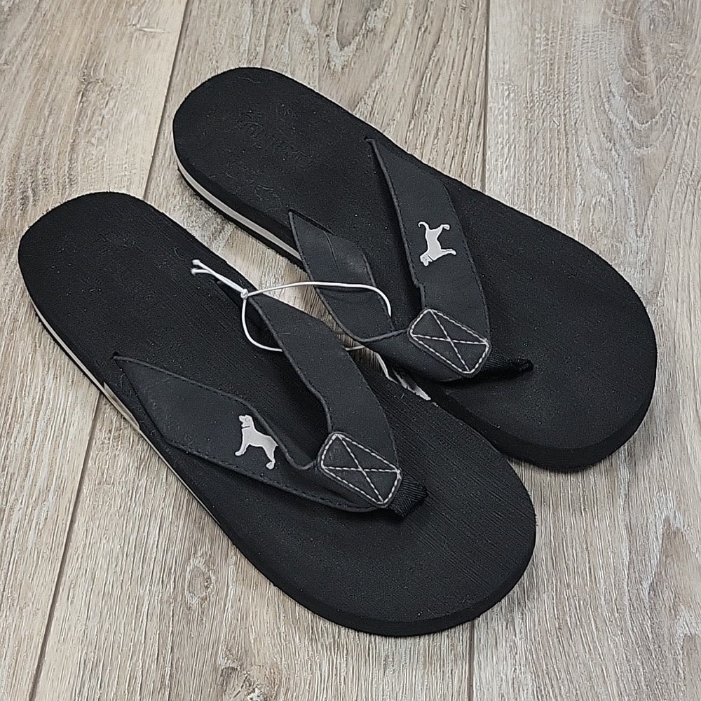 The Black Dog Size 10 Black Flip Flop Sandals NWT